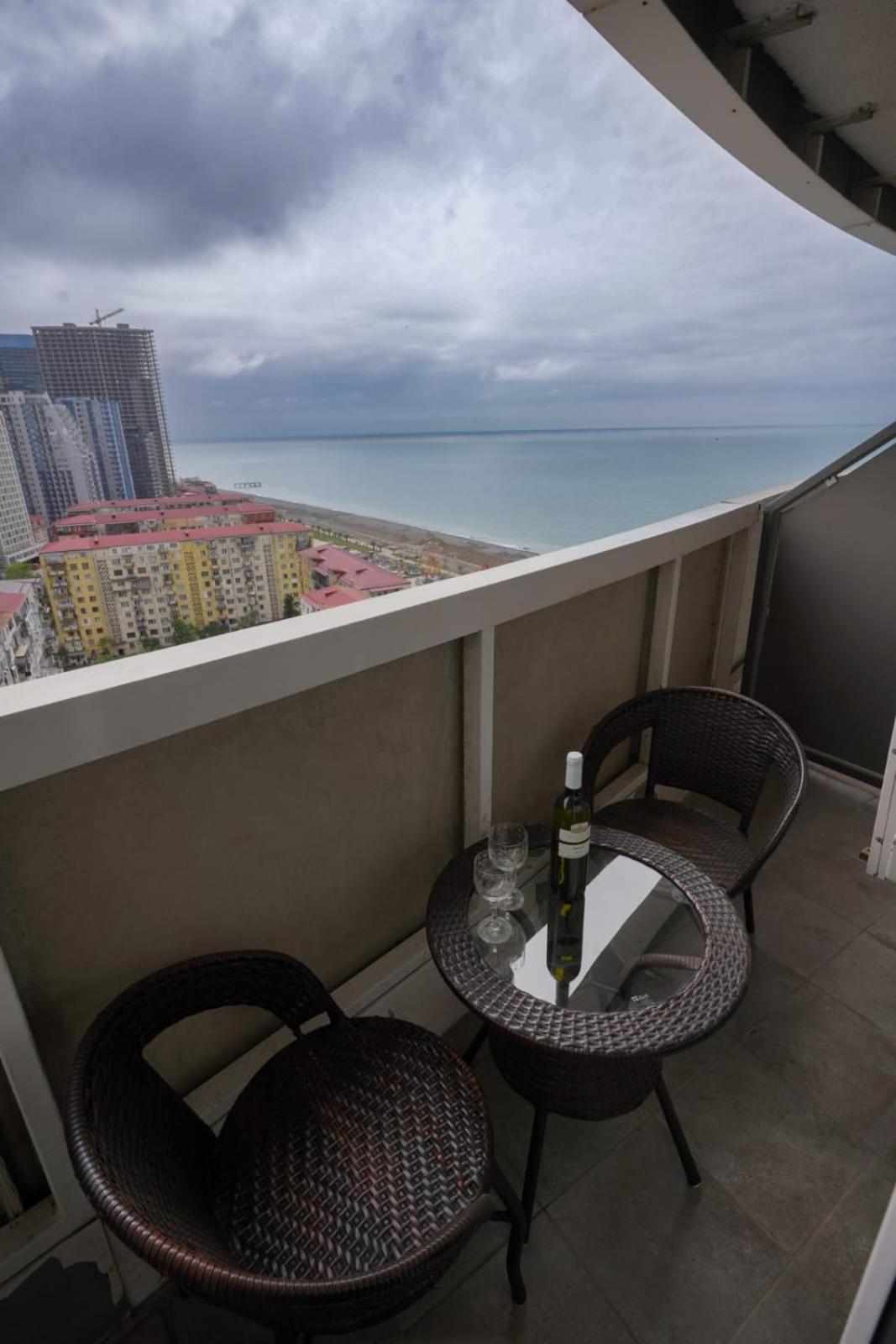 Apartment Orbi Dado บาทูมิ ภายนอก รูปภาพ